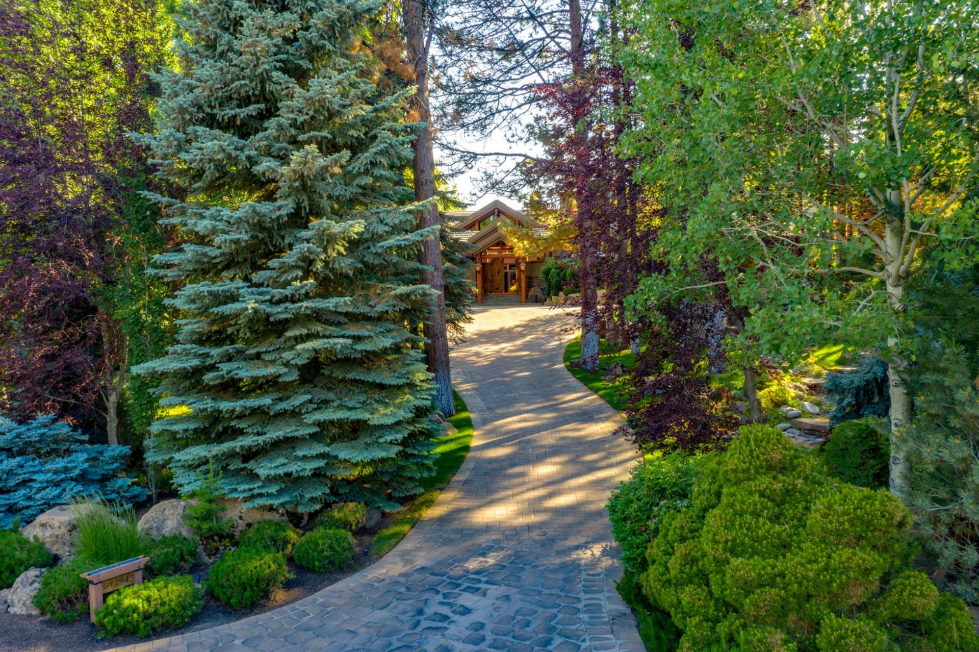 Broken Top - Residential