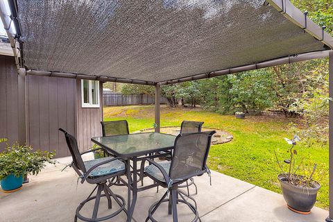 Tiny photo for 587 Summit Loop, Grants Pass, OR 97527 (MLS # 220219720)