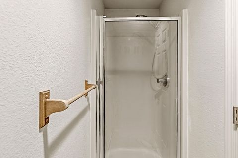 Tiny photo for 587 Summit Loop, Grants Pass, OR 97527 (MLS # 220219720)