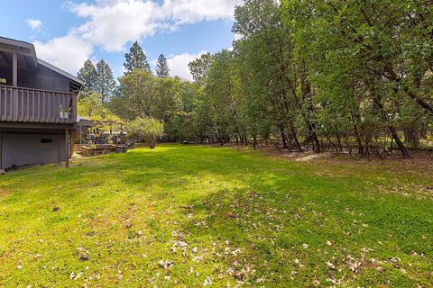 Tiny photo for 587 Summit Loop, Grants Pass, OR 97527 (MLS # 220219720)