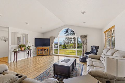 Tiny photo for 587 Summit Loop, Grants Pass, OR 97527 (MLS # 220219720)