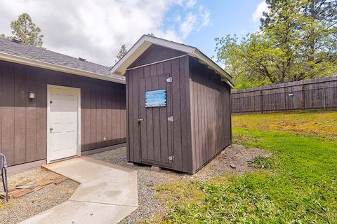 Tiny photo for 587 Summit Loop, Grants Pass, OR 97527 (MLS # 220219720)