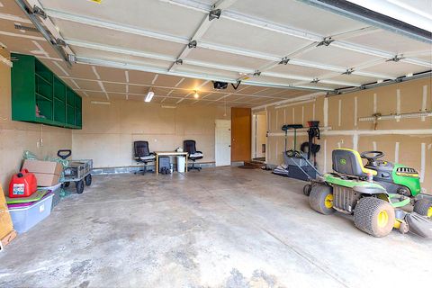 Tiny photo for 587 Summit Loop, Grants Pass, OR 97527 (MLS # 220219720)