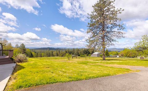 Tiny photo for 587 Summit Loop, Grants Pass, OR 97527 (MLS # 220219720)