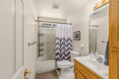 Tiny photo for 587 Summit Loop, Grants Pass, OR 97527 (MLS # 220219720)