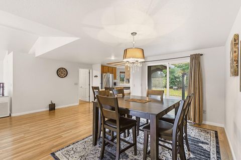 Tiny photo for 587 Summit Loop, Grants Pass, OR 97527 (MLS # 220219720)