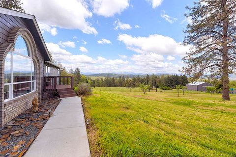 Tiny photo for 587 Summit Loop, Grants Pass, OR 97527 (MLS # 220219720)