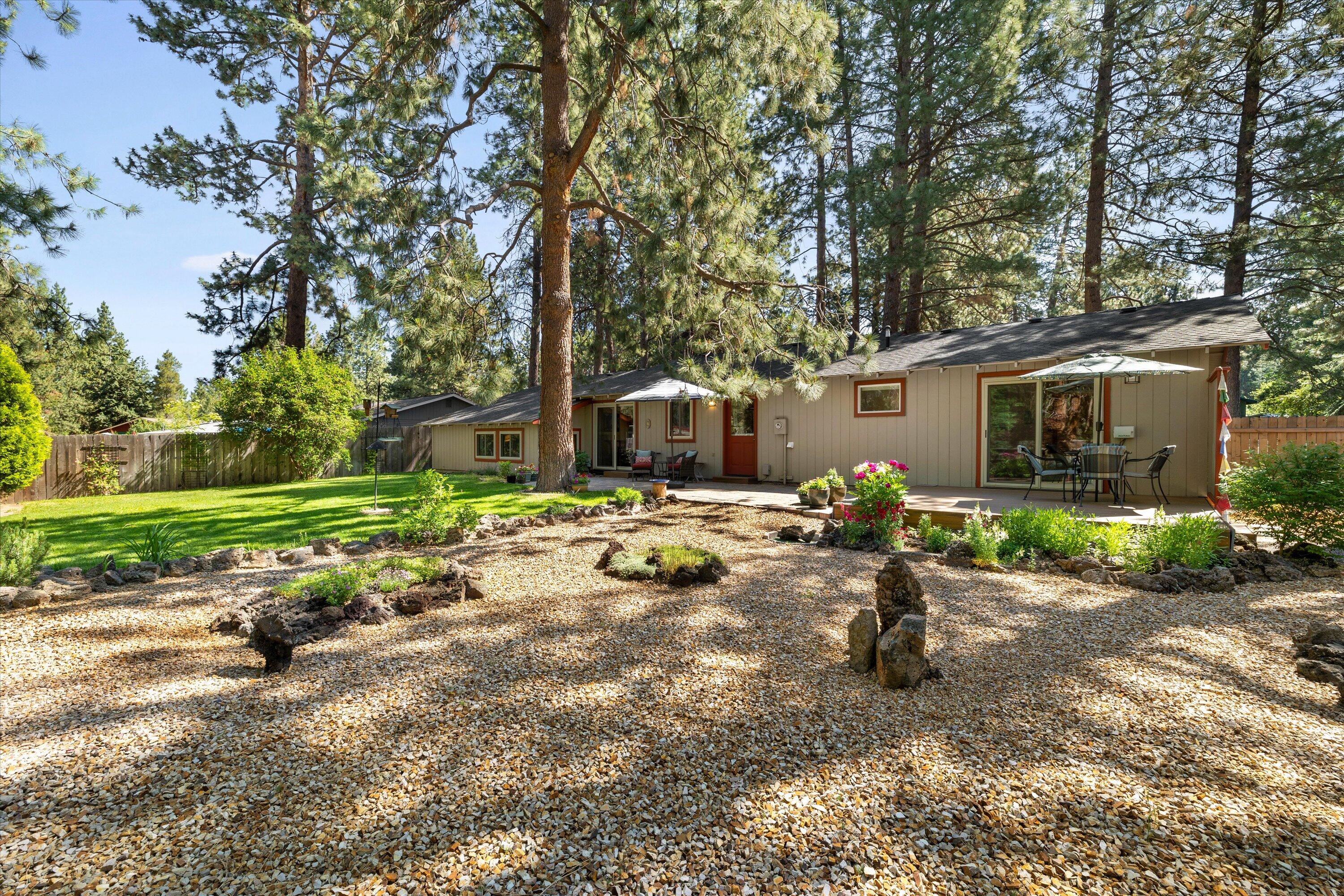 Golden Mantle - Residential