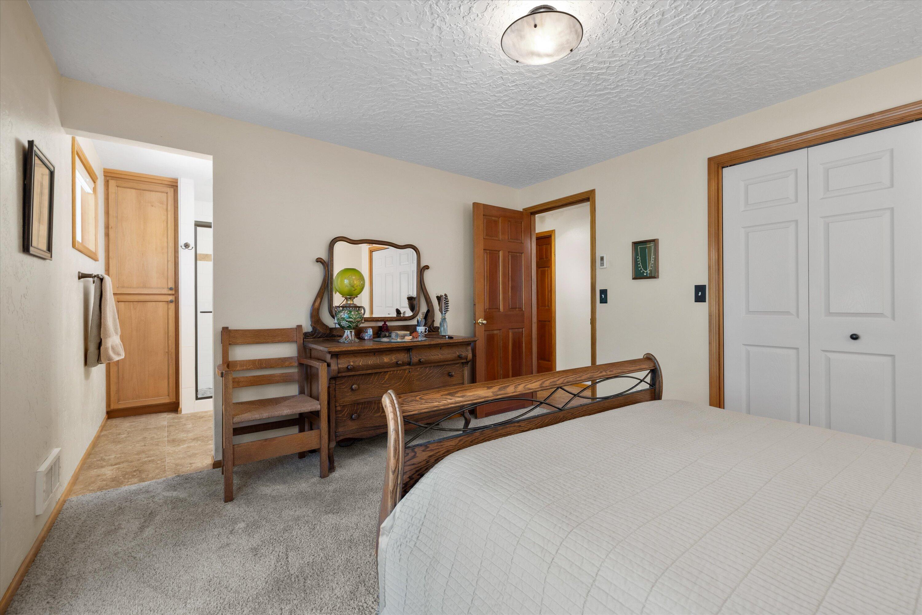 Golden Mantle - Residential