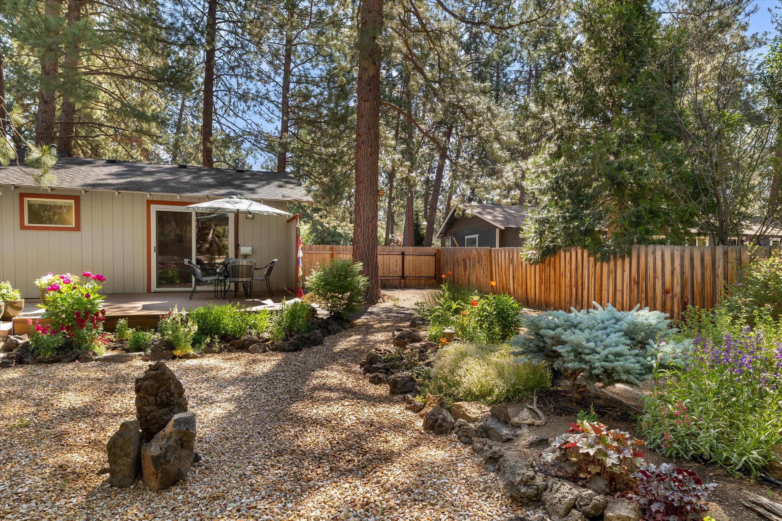 Golden Mantle - Residential