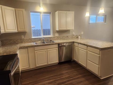 Tiny photo for 7629 Calaveras Street, White City, OR 97503 (MLS # 220215856)