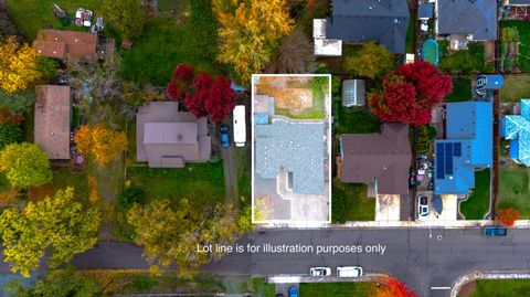 Tiny photo for 921 Pittview Avenue, Central Point, OR 97502 (MLS # 220211935)