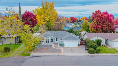 Tiny photo for 921 Pittview Avenue, Central Point, OR 97502 (MLS # 220211935)