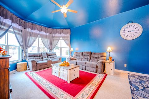 Tiny photo for 921 Pittview Avenue, Central Point, OR 97502 (MLS # 220211935)