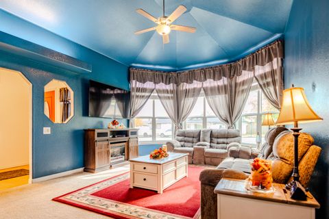 Tiny photo for 921 Pittview Avenue, Central Point, OR 97502 (MLS # 220211935)