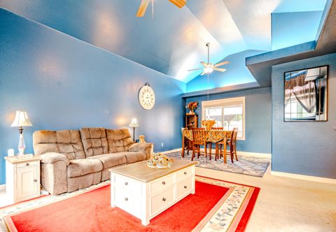 Tiny photo for 921 Pittview Avenue, Central Point, OR 97502 (MLS # 220211935)