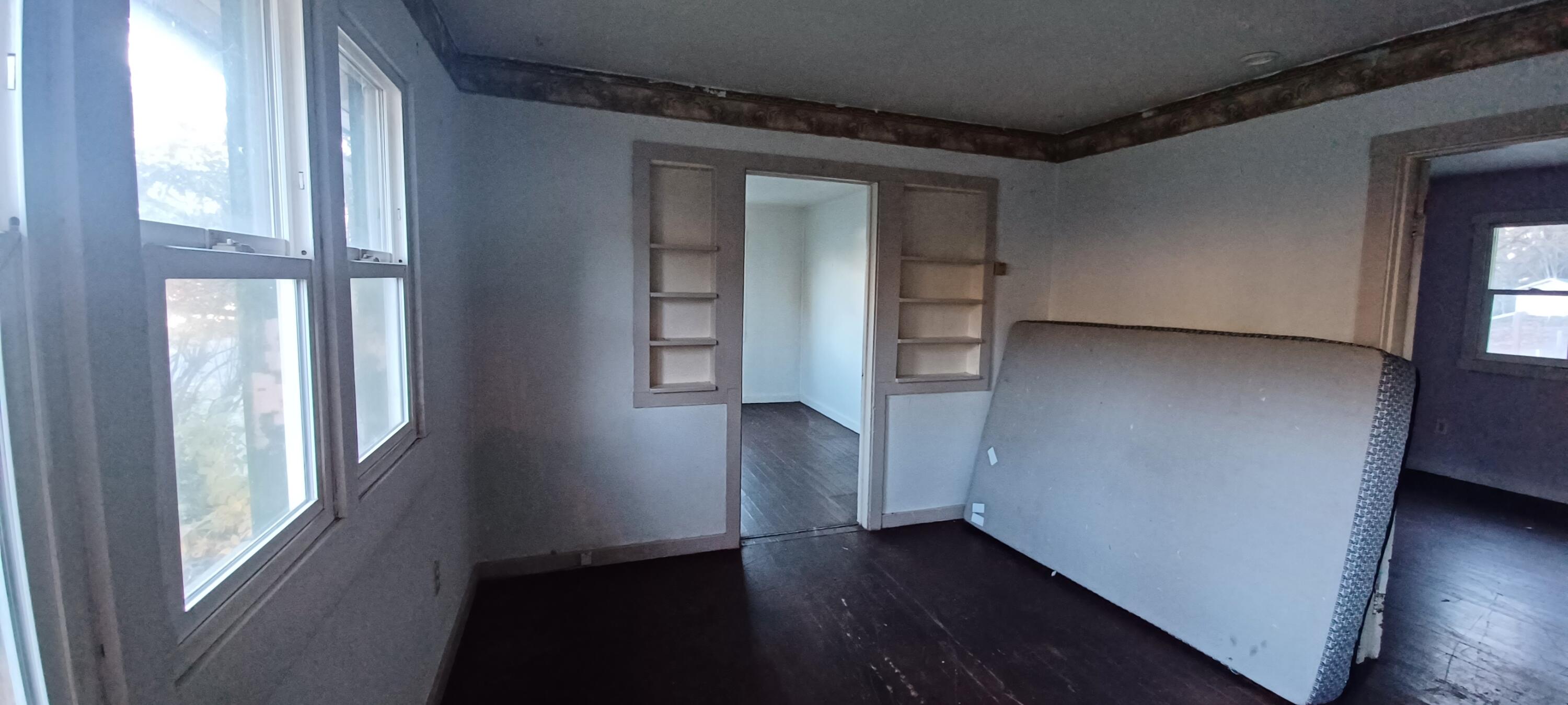 Julia, Tow NOf (glendale) - Residential Income