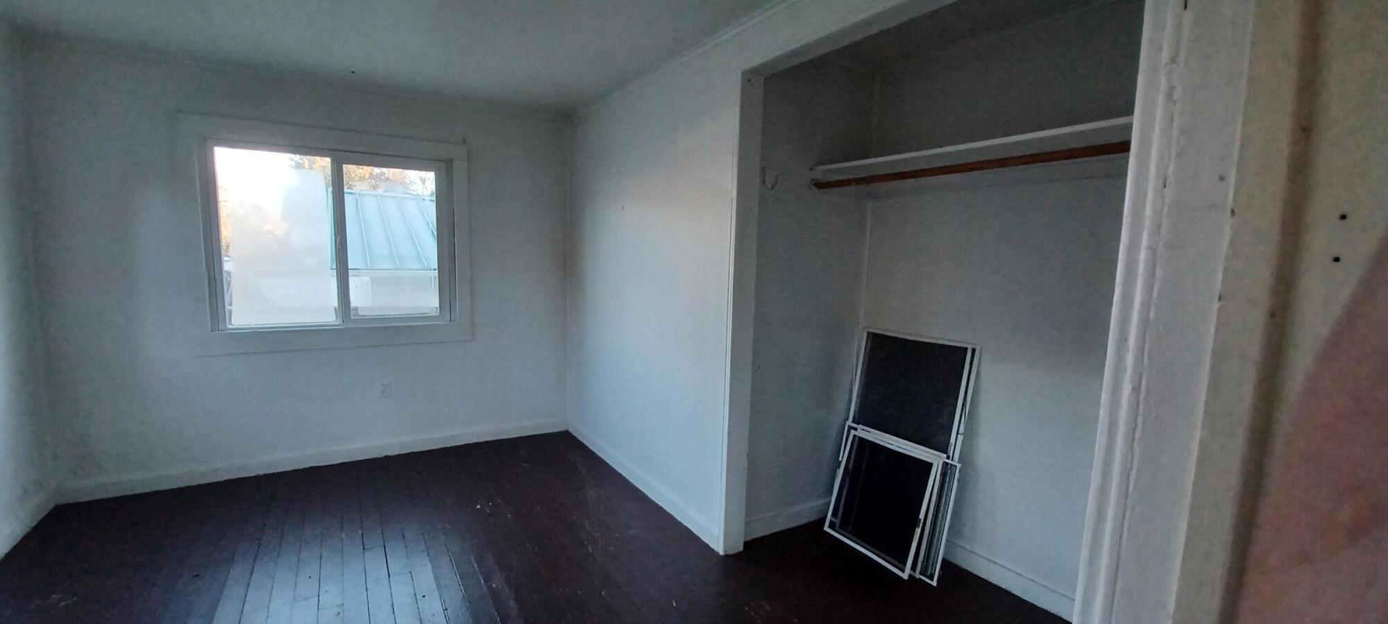 Julia, Tow NOf (glendale) - Residential Income