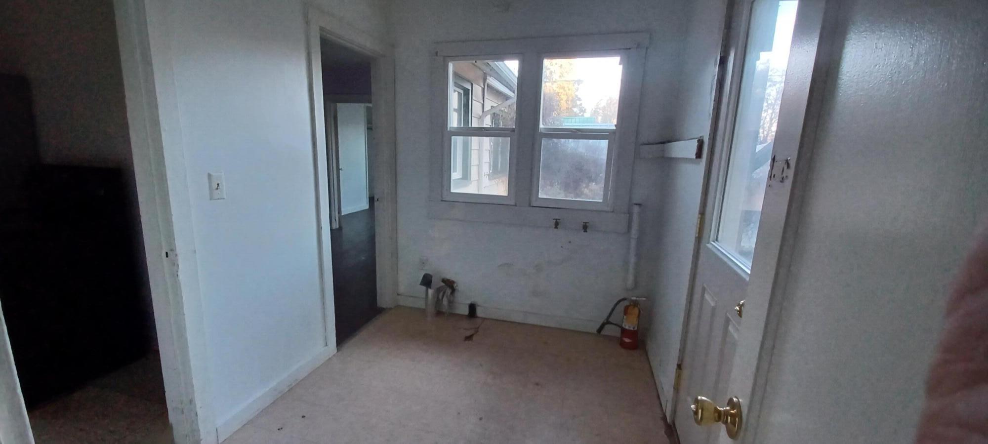 Julia, Tow NOf (glendale) - Residential Income