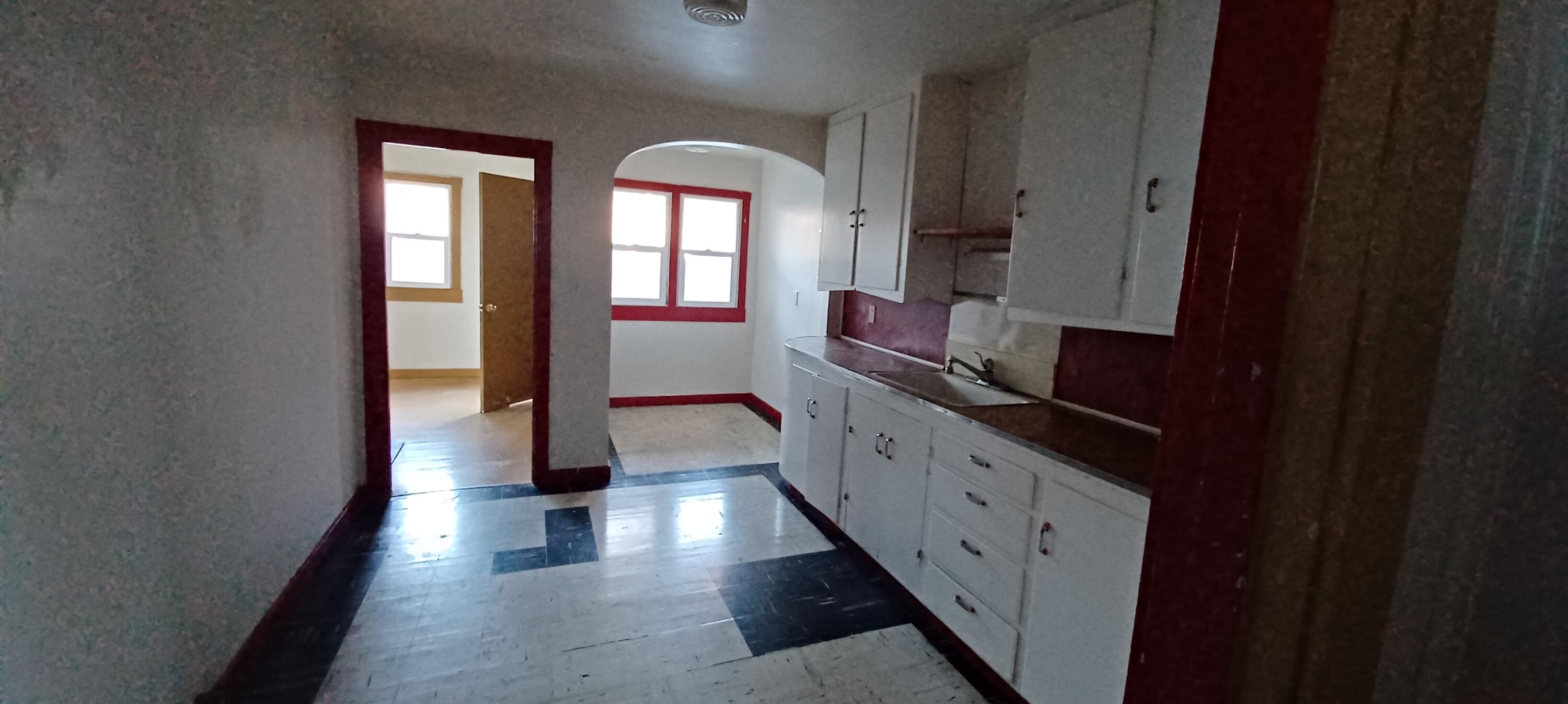 Julia, Tow NOf (glendale) - Residential Income