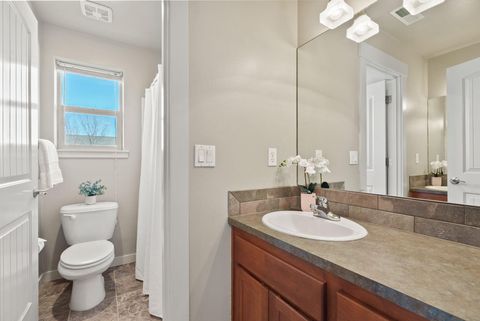 Tiny photo for 61839 SE 27th Street, Bend, OR 97702 (MLS # 220211239)
