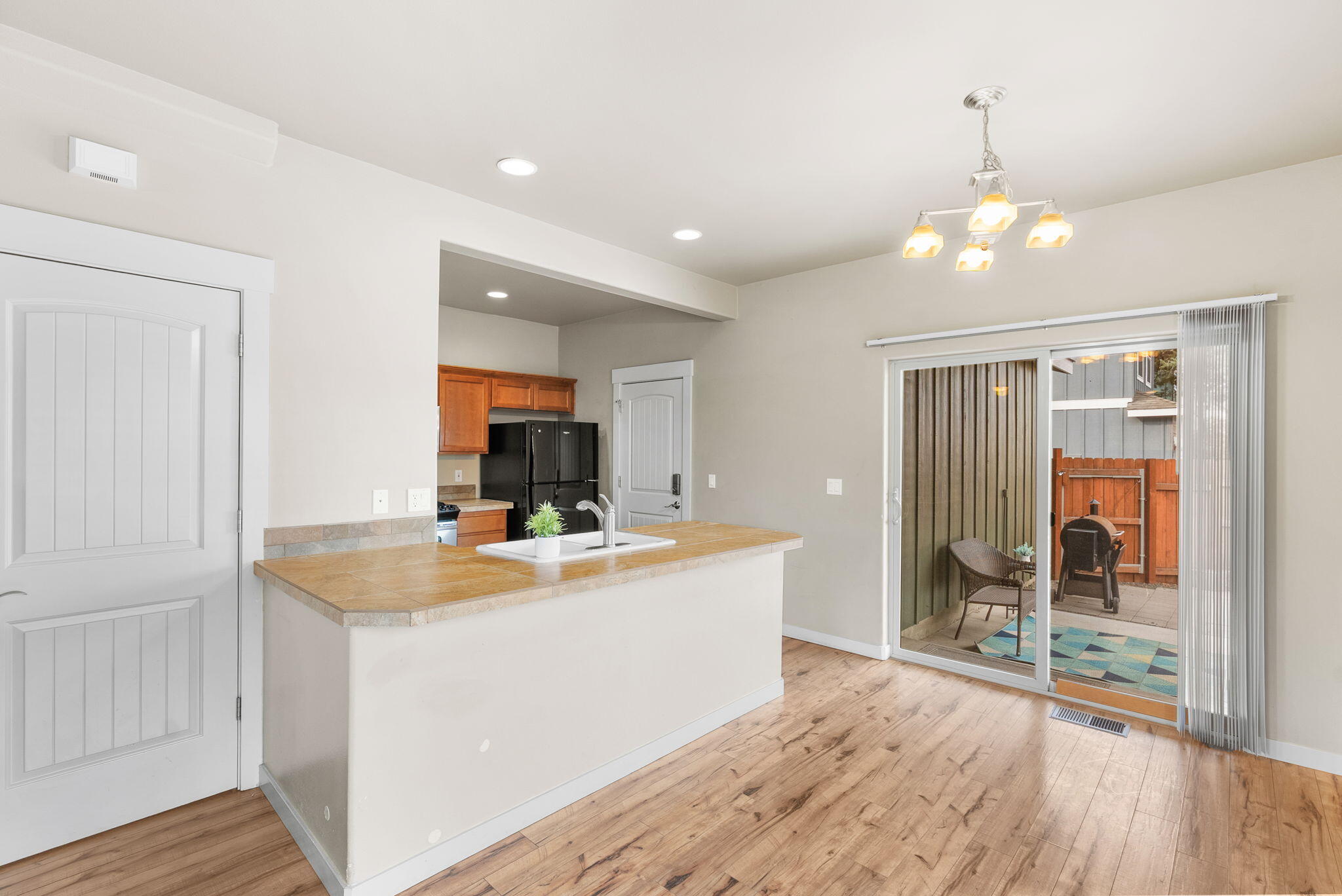 27th Street Crossing - Residential