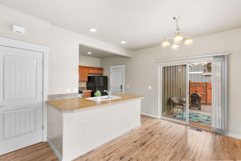 Tiny photo for 61839 SE 27th Street, Bend, OR 97702 (MLS # 220211239)