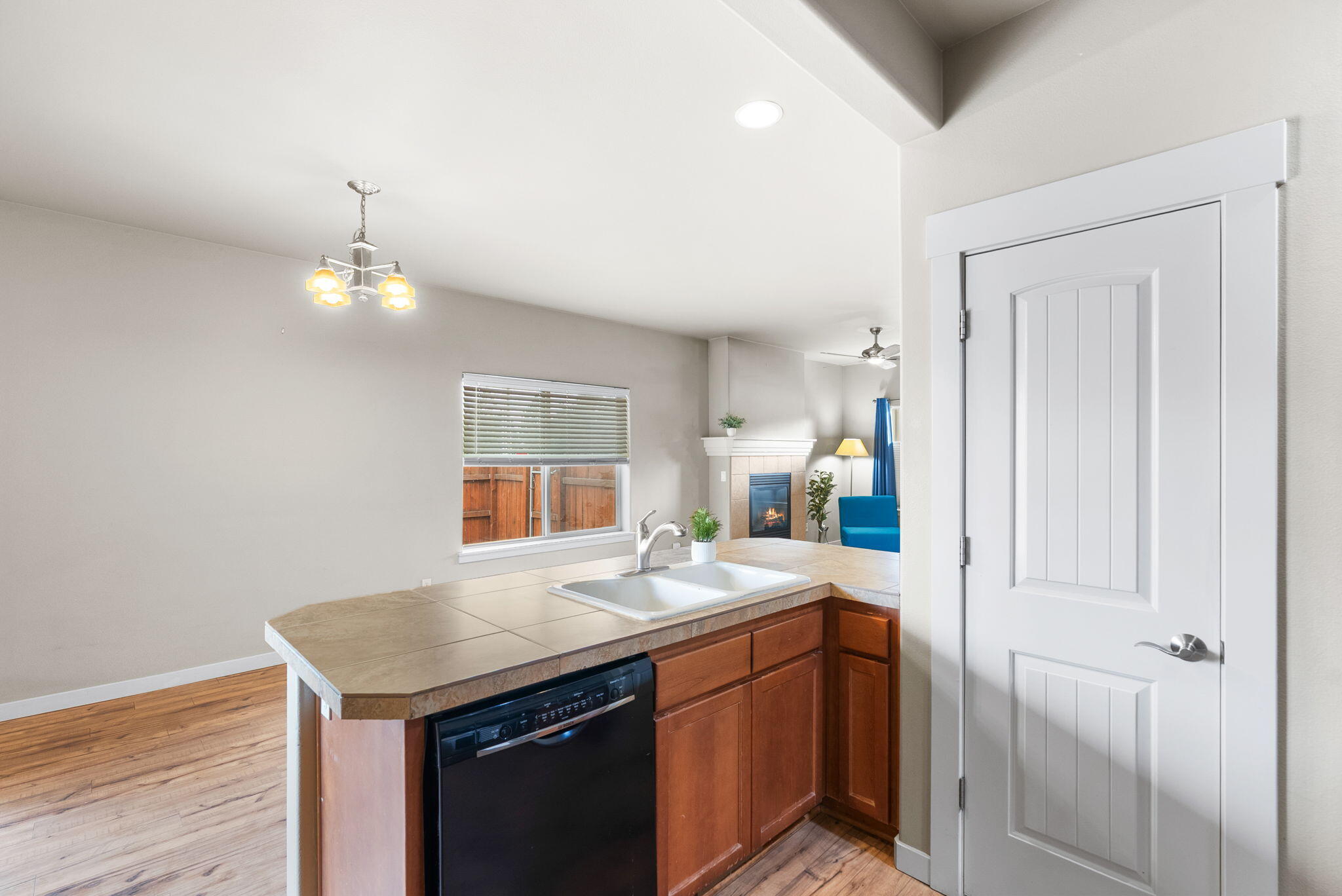 27th Street Crossing - Residential