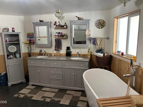 Tiny photo for 50746 S Fawn Drive, La Pine, OR 97739 (MLS # 220224314)