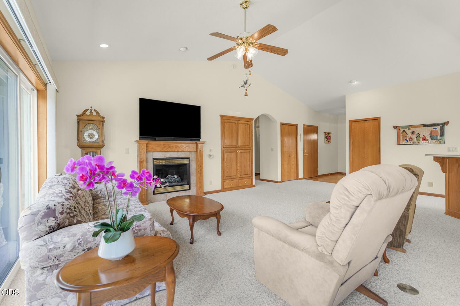 560 NW Rachel Lynn Way