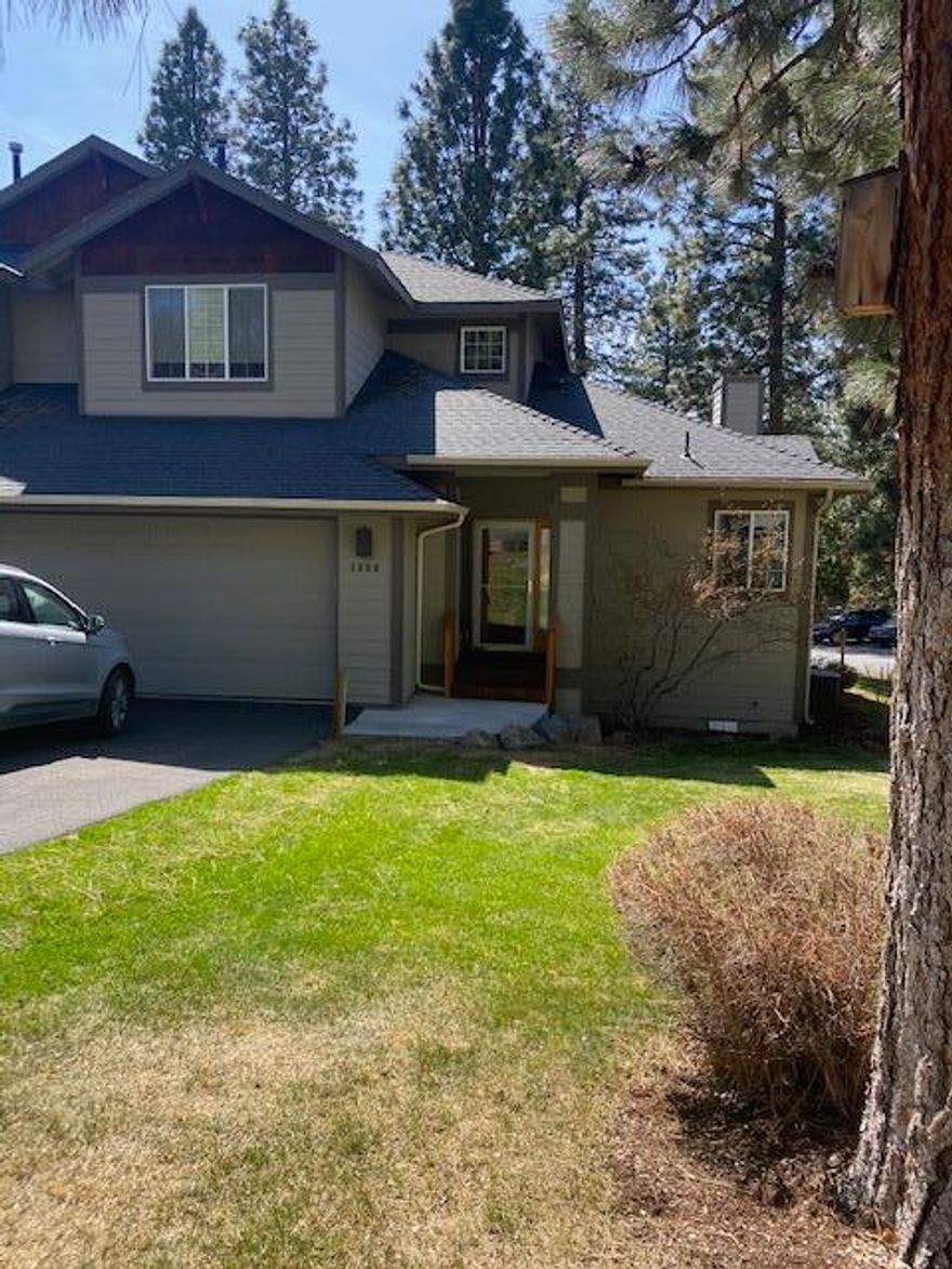 Welcome home! This lovely home has 3 bedrooms and 3 1/2 baths. Located in the Running Y resort, enjoy all of the amenities the resort has to offer! Full time or vacation home? Up to you!