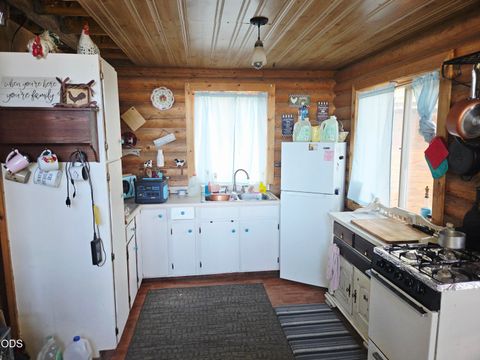 Tiny photo for 31276 Seal Lane, Bonanza, OR 97623 (MLS # 220224568)