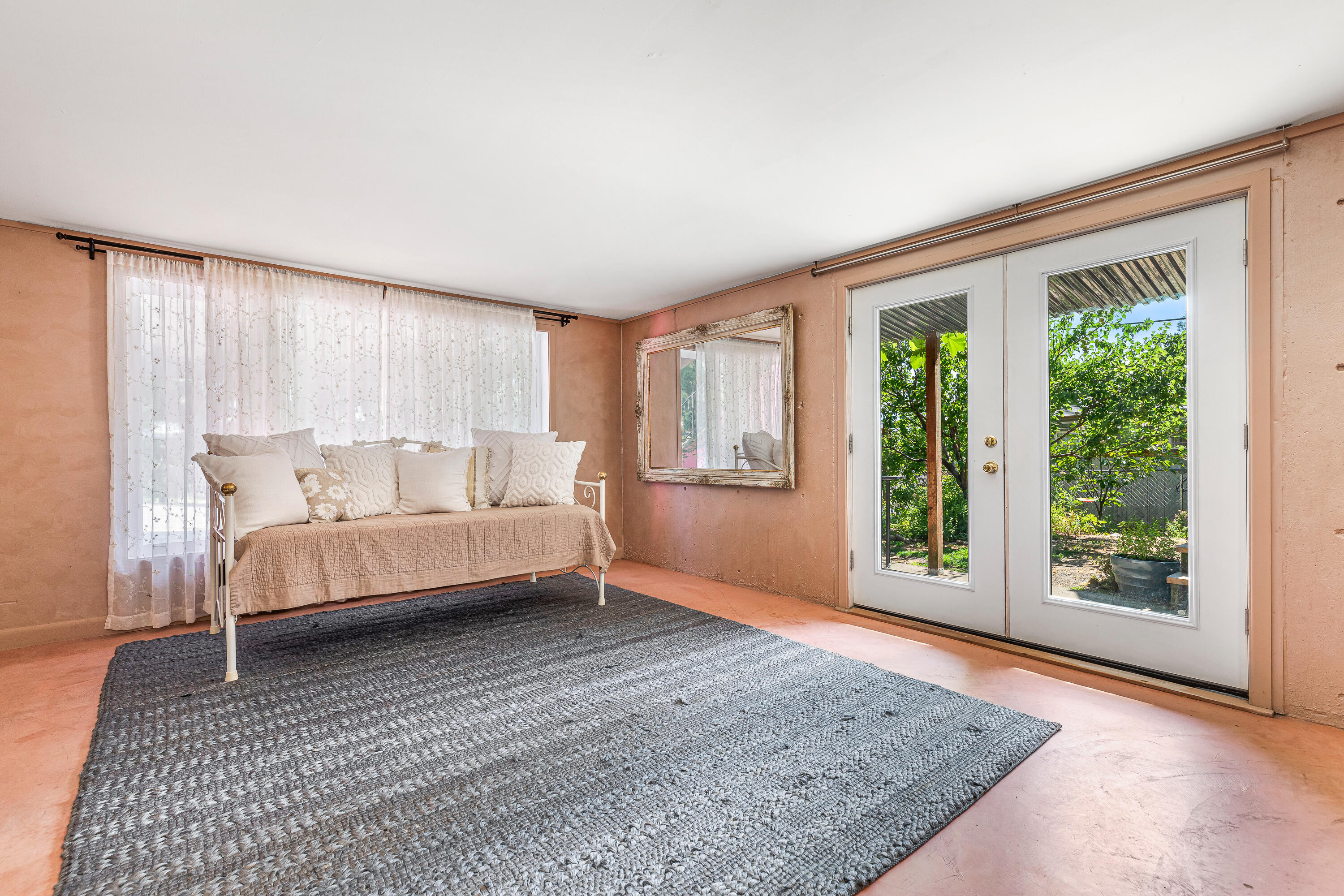 Peachblow Paradise Orchard - Residential