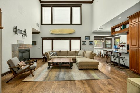 Tiny photo for 112 Monterey Dr, Medford, OR 97504 (MLS # 220217383)