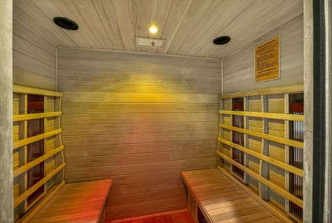 Tiny photo for 112 Monterey Dr, Medford, OR 97504 (MLS # 220217383)