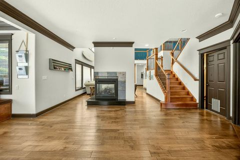 Tiny photo for 112 Monterey Dr, Medford, OR 97504 (MLS # 220217383)