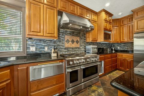 Tiny photo for 112 Monterey Dr, Medford, OR 97504 (MLS # 220217383)