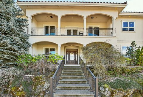 Tiny photo for 112 Monterey Dr, Medford, OR 97504 (MLS # 220217383)