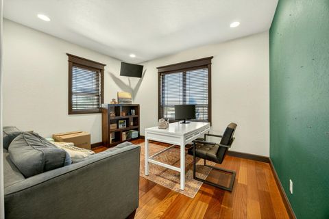 Tiny photo for 112 Monterey Dr, Medford, OR 97504 (MLS # 220217383)