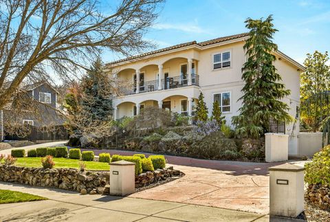 Tiny photo for 112 Monterey Dr, Medford, OR 97504 (MLS # 220217383)