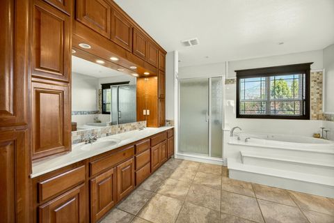 Tiny photo for 112 Monterey Dr, Medford, OR 97504 (MLS # 220217383)