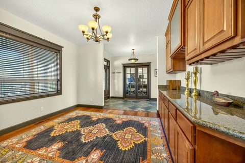 Tiny photo for 112 Monterey Dr, Medford, OR 97504 (MLS # 220217383)