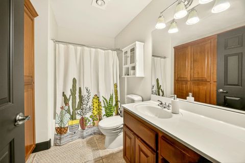 Tiny photo for 112 Monterey Dr, Medford, OR 97504 (MLS # 220217383)