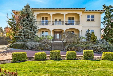 Tiny photo for 112 Monterey Dr, Medford, OR 97504 (MLS # 220217383)