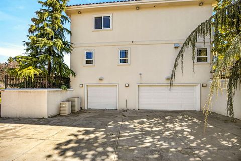 Tiny photo for 112 Monterey Dr, Medford, OR 97504 (MLS # 220217383)