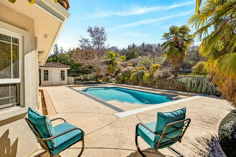 Tiny photo for 112 Monterey Dr, Medford, OR 97504 (MLS # 220217383)