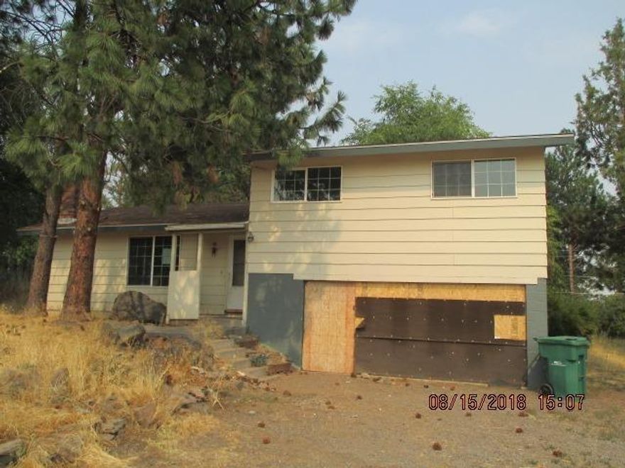 Lawanda Hills! Split level home among tall trees. Situated on 1.44 acres so there is plenty of room to spread out! This 3BR/2BA home needs a lot of TLC and is affordably priced. Just look beyond the work to see what it can be! This home is just waiting for new owners to make it shine once again!