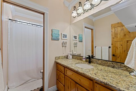 Tiny photo for 1679 NE Terrace Drive, Grants Pass, OR 97526 (MLS # 220219809)