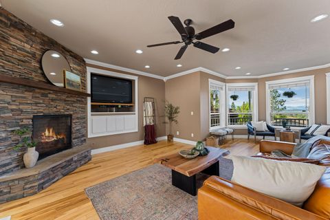 Tiny photo for 1679 NE Terrace Drive, Grants Pass, OR 97526 (MLS # 220219809)