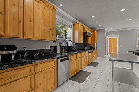 Tiny photo for 1679 NE Terrace Drive, Grants Pass, OR 97526 (MLS # 220219809)